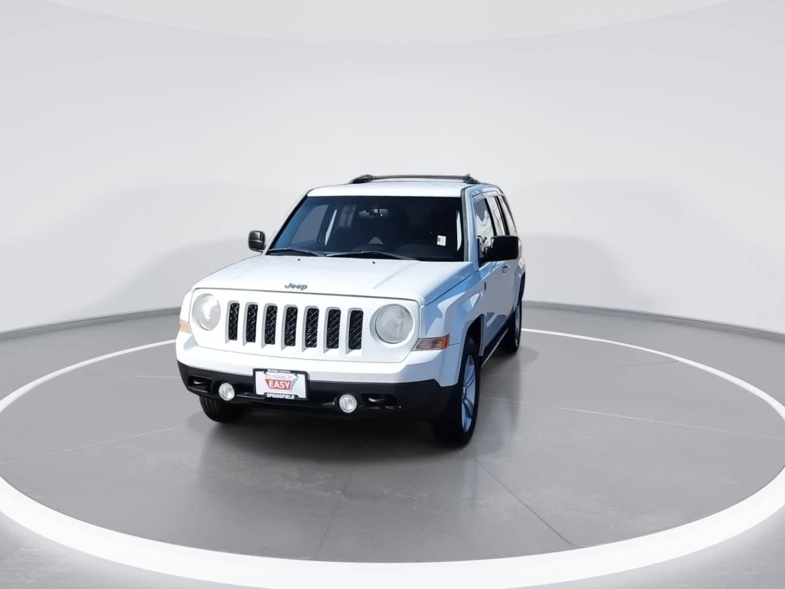 Used 2014 Jeep Patriot Latitude AWD/4WD image 3