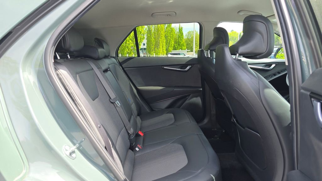 Used 2023 Kia Niro EX FWD image 13