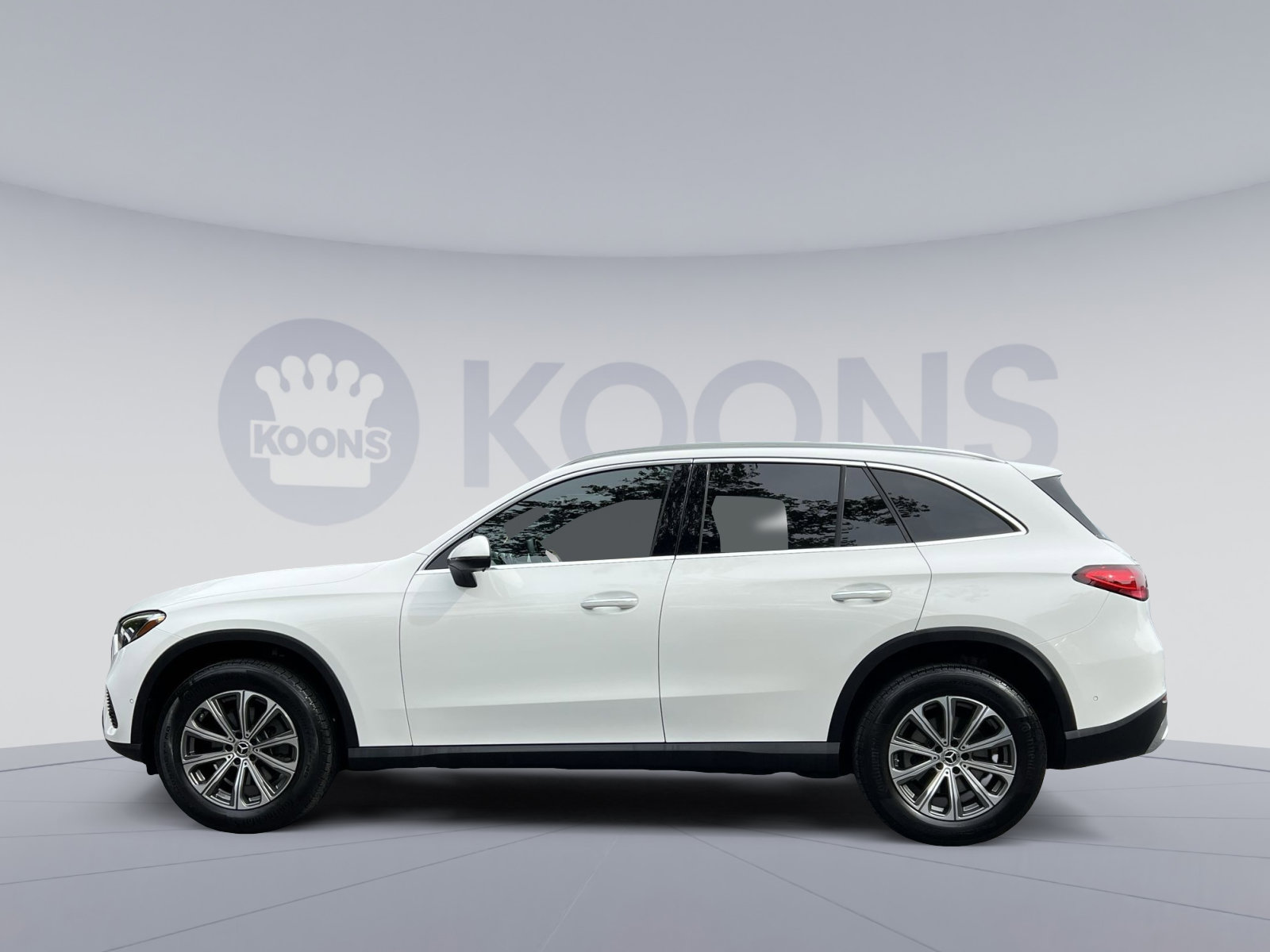 Certified 2025 Mercedes-Benz GLC 300 4MATIC image 4
