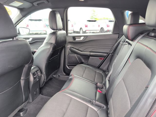 Used 2023 Ford Escape ST-Line Select AWD/4WD image 33