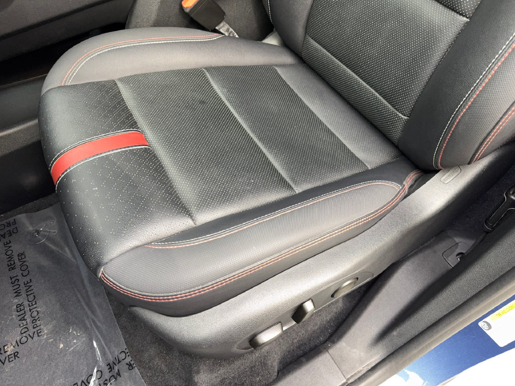 Used 2024 Chevrolet Traverse RS FWD image 29