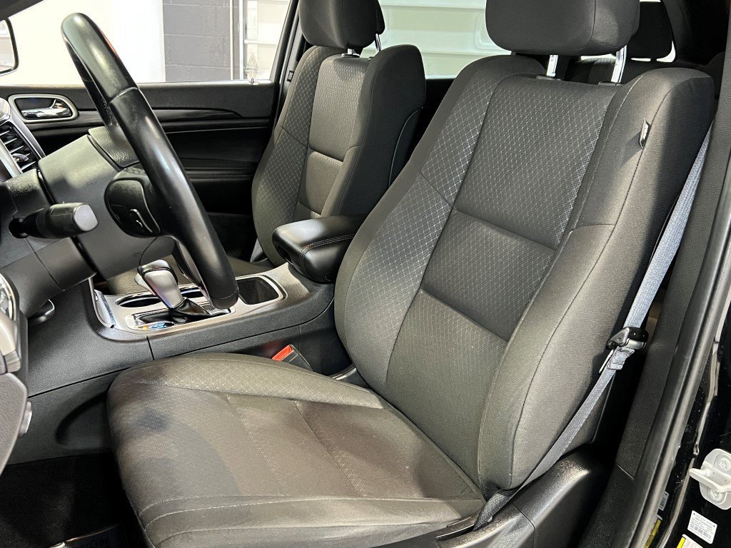 Certified 2020 Jeep Grand Cherokee Laredo image 24