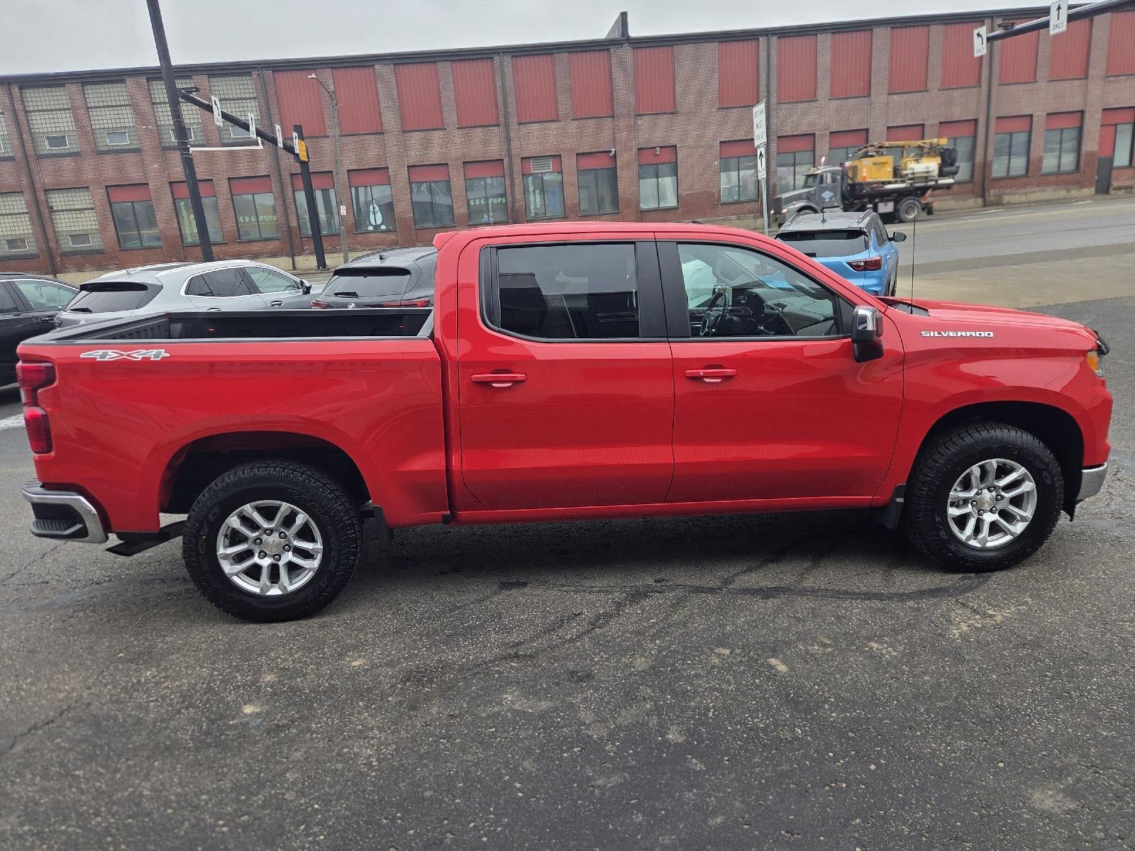 Used 2022 Chevrolet Silverado 1500 LT image 10