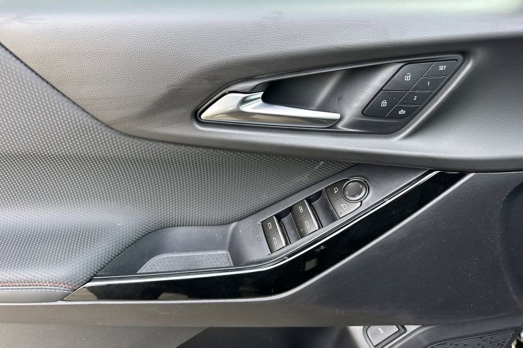 New 2026 Chevrolet Equinox RS w/ Convenience Package III FWD image 12
