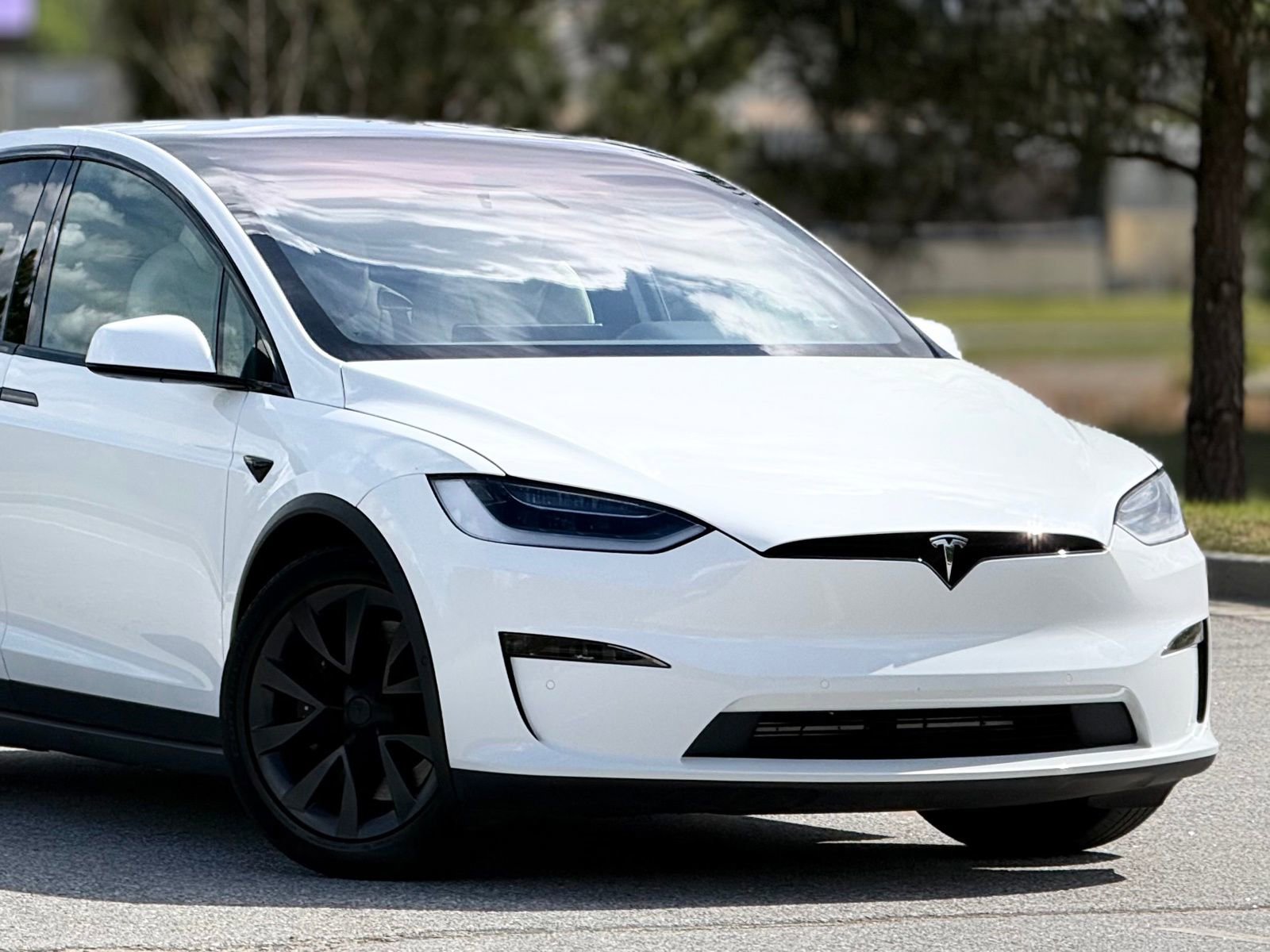 Used 2022 Tesla Model X image 45