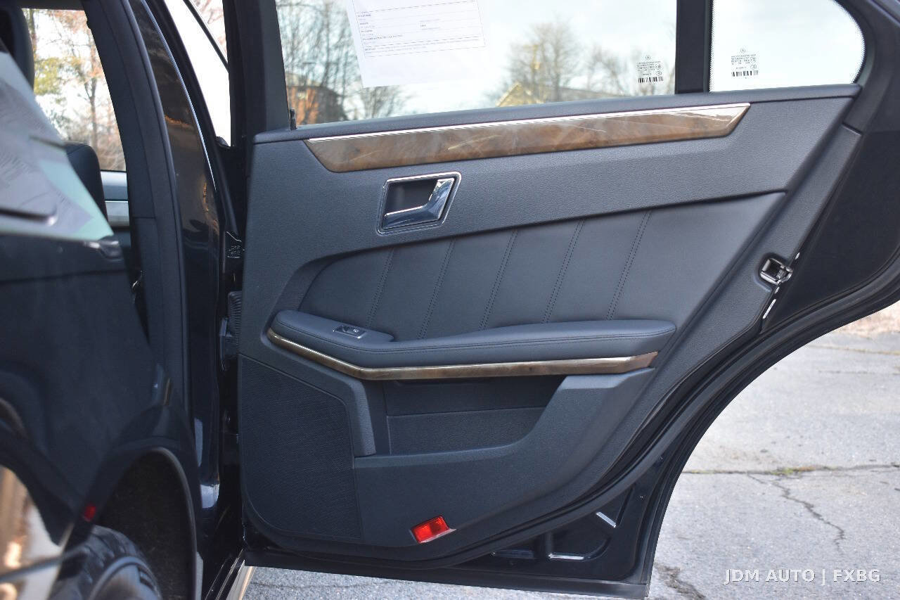 Used 2010 Mercedes-Benz E 350 Sedan image 12