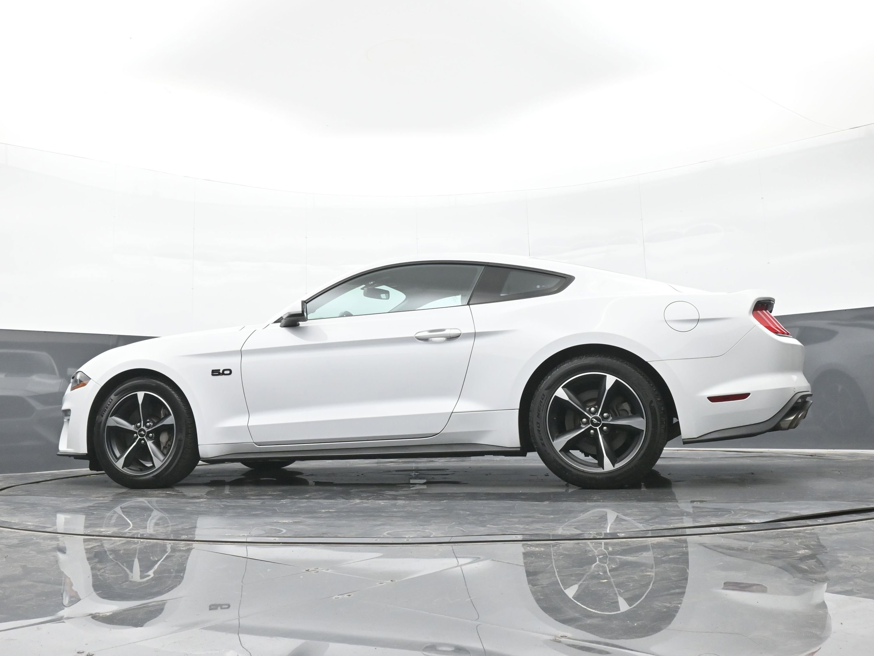 Used 2018 Ford Mustang GT image 38