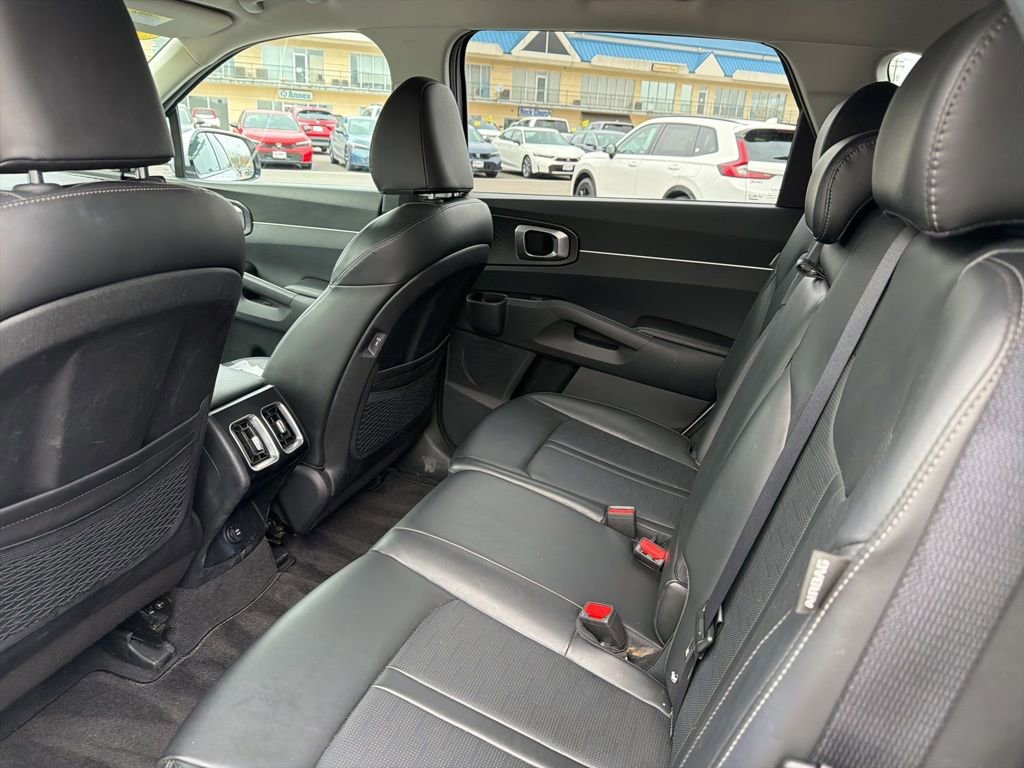 Used 2024 Kia Sorento S image 13