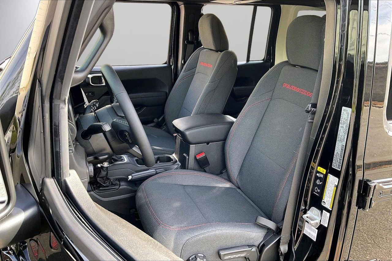 Certified 2025 Jeep Wrangler Unlimited Rubicon w/ Safety Group AWD/4WD image 22