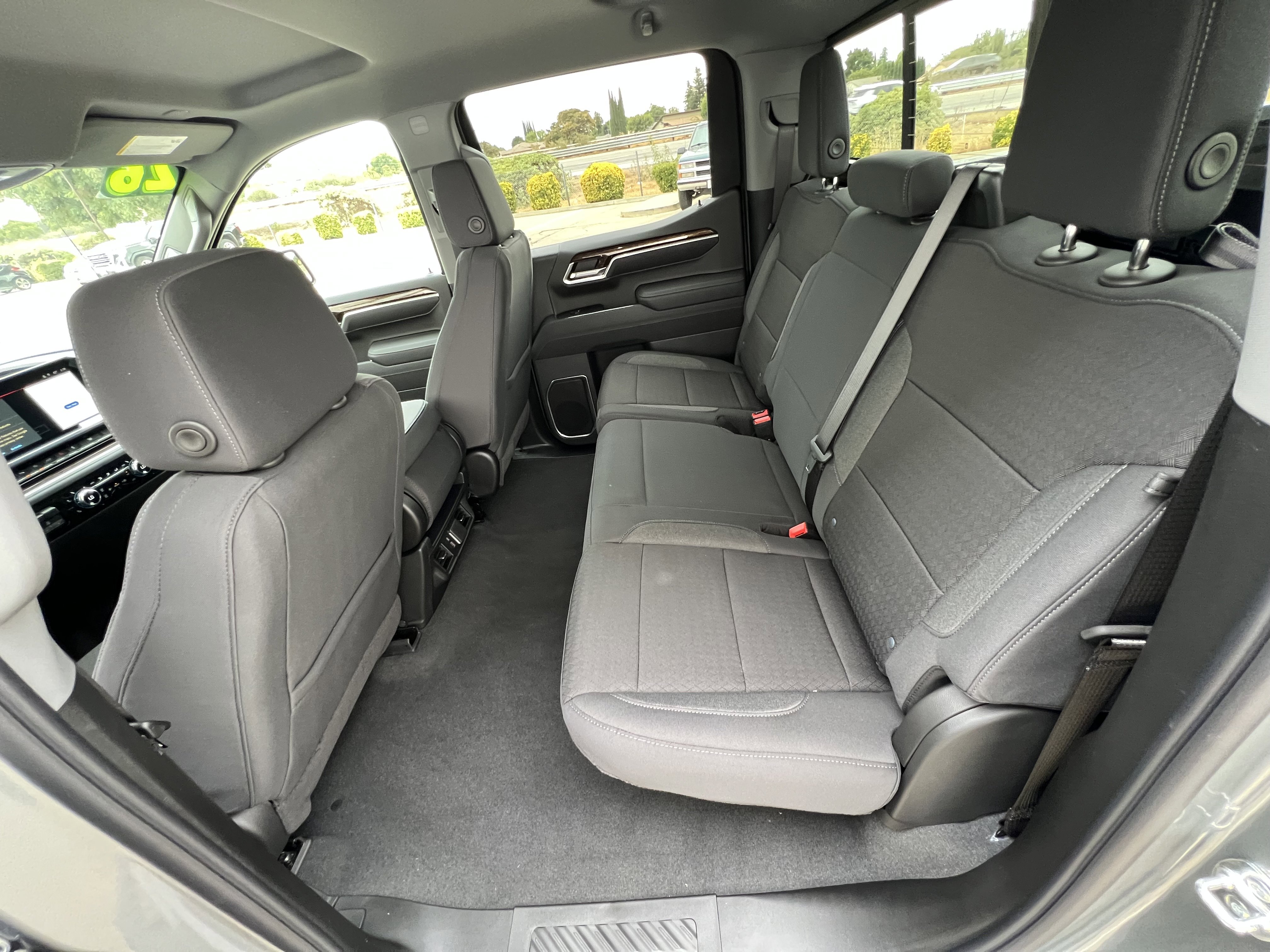 New 2026 GMC Sierra 1500 SLE w/ Preferred Package image 36