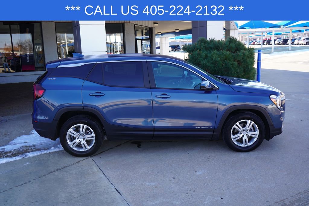 Used 2024 GMC Terrain SLE image 9