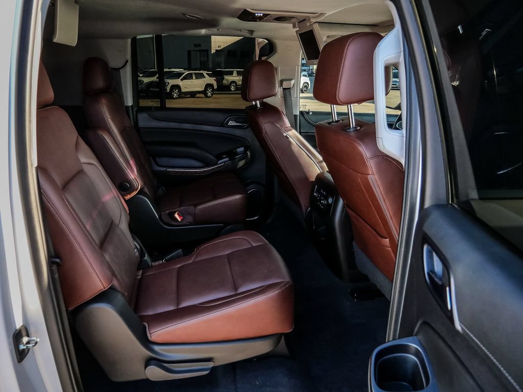 Used 2020 Chevrolet Suburban Premier w/ Premier Plus Edition AWD/4WD image 27