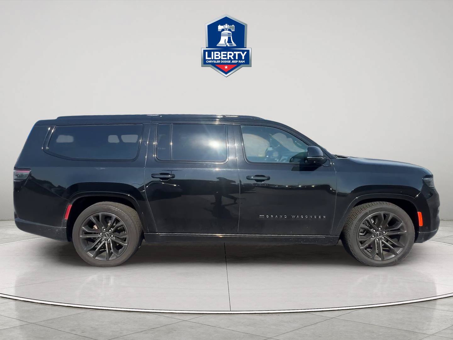 Certified 2024 Jeep Grand Wagoneer L Series II w/ Quick Order Packagew 28T AWD/4WD image 4