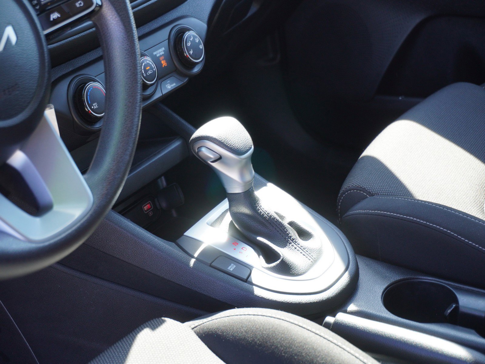 Used 2024 Kia Forte LXS image 17