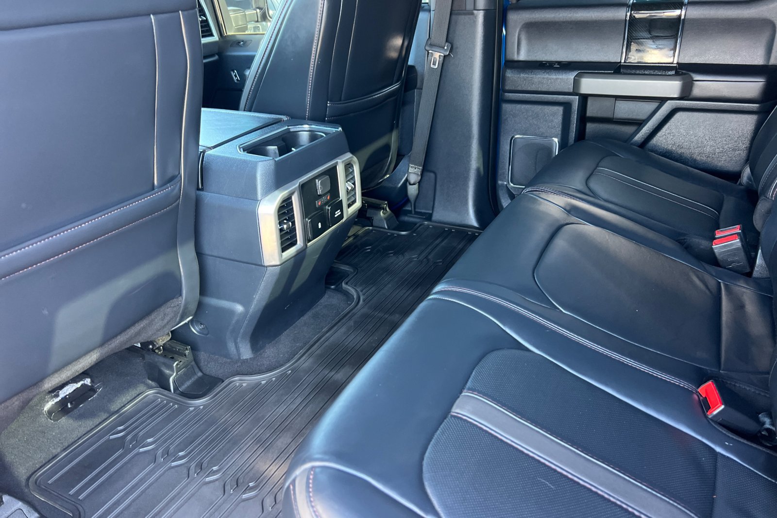Used 2022 Ford F450 Platinum w/ FX4 Off-Road Package AWD/4WD image 12