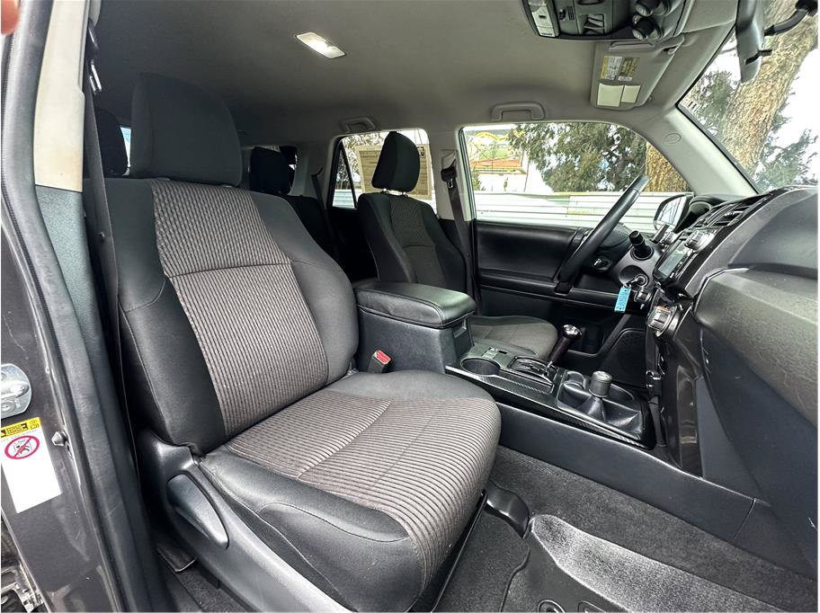 Used 2018 Toyota 4Runner TRD Off-Road AWD/4WD image 15