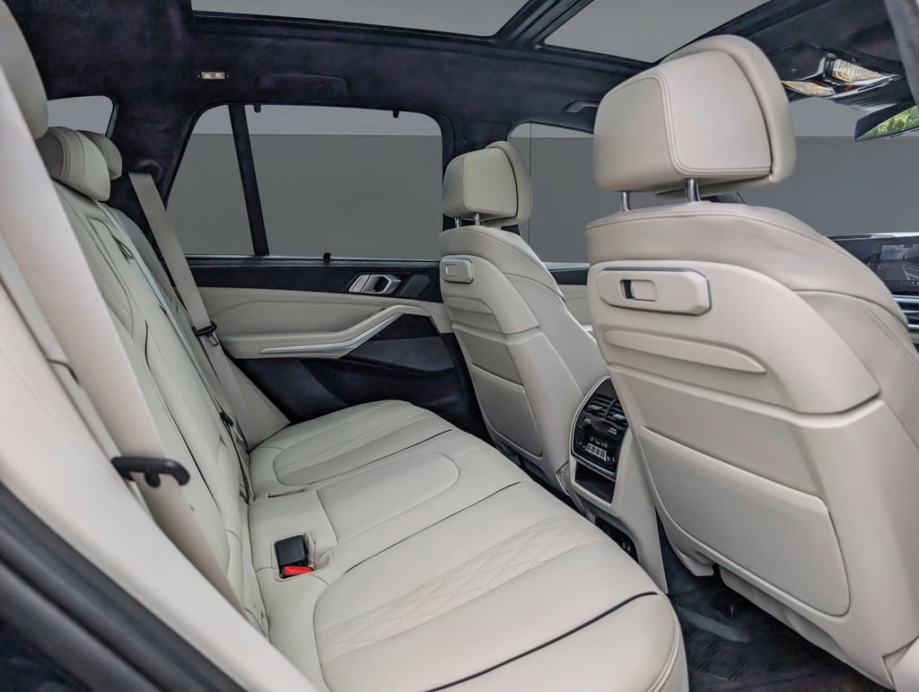 Used 2025 BMW X5 xDrive40i w/ Executive Package image 19