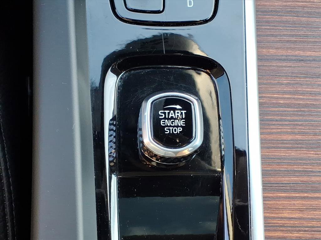 Certified 2023 Volvo V60 B5 Cross Country Plus w/ Climate Package image 26