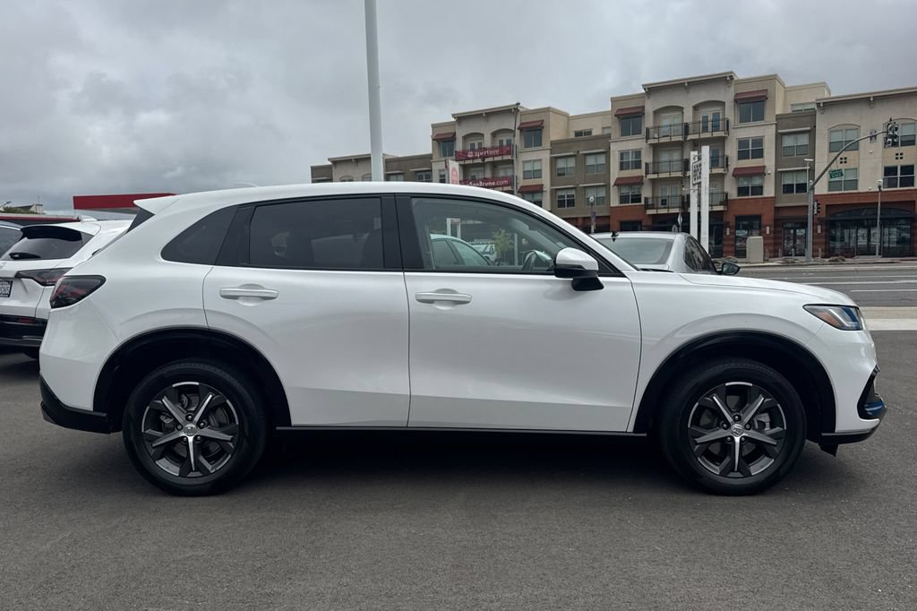 Certified 2025 Honda HR-V EX-L image 3