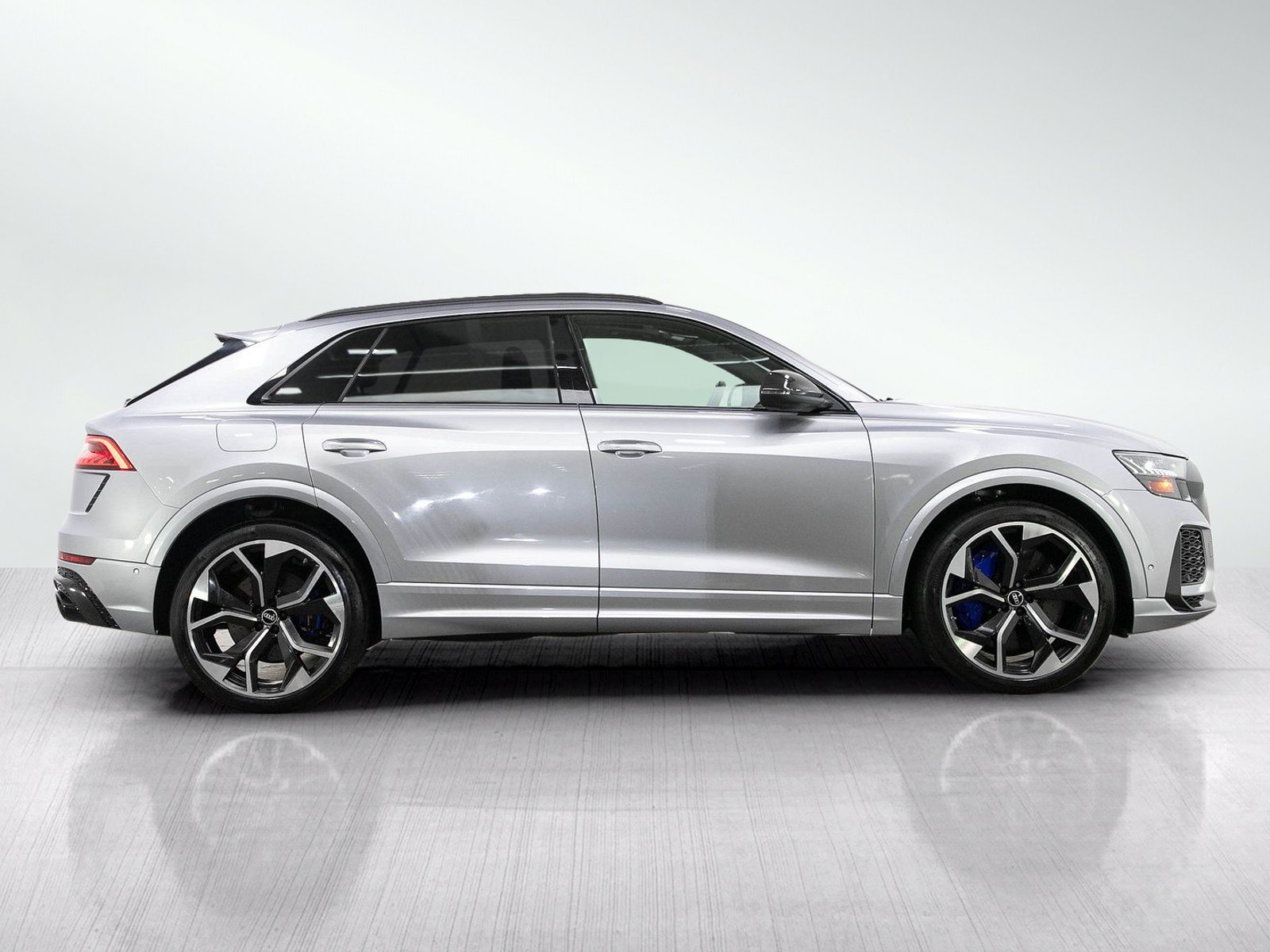 Used 2021 Audi RS Q8 w/ Carbon Optic Package AWD/4WD image 6