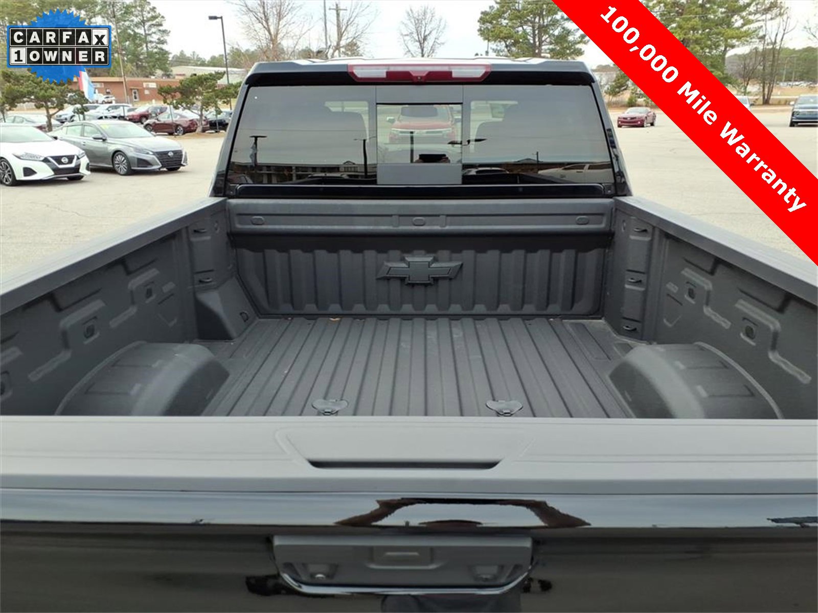 Used 2025 Chevrolet Silverado 3500 LTZ w/ LTZ Convenience Package image 11