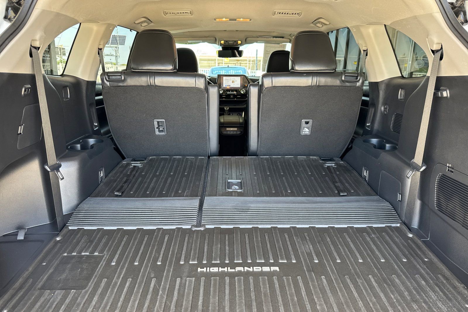 Used 2023 Toyota Highlander XLE image 15