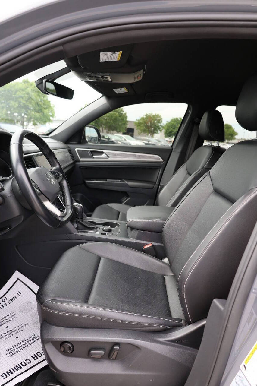 Used 2020 Volkswagen Atlas Cross Sport SE w/ Towing Package AWD/4WD image 13
