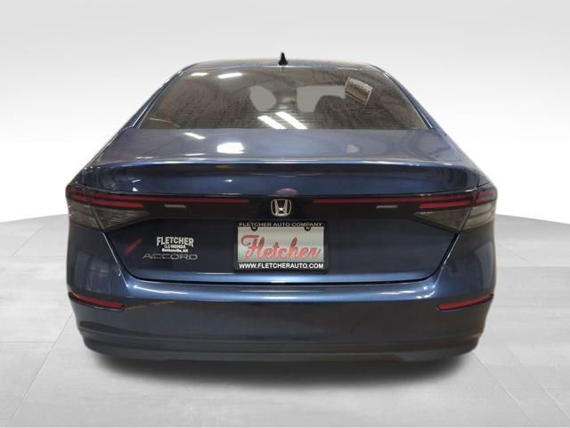 New 2025 Honda Accord SE image 5