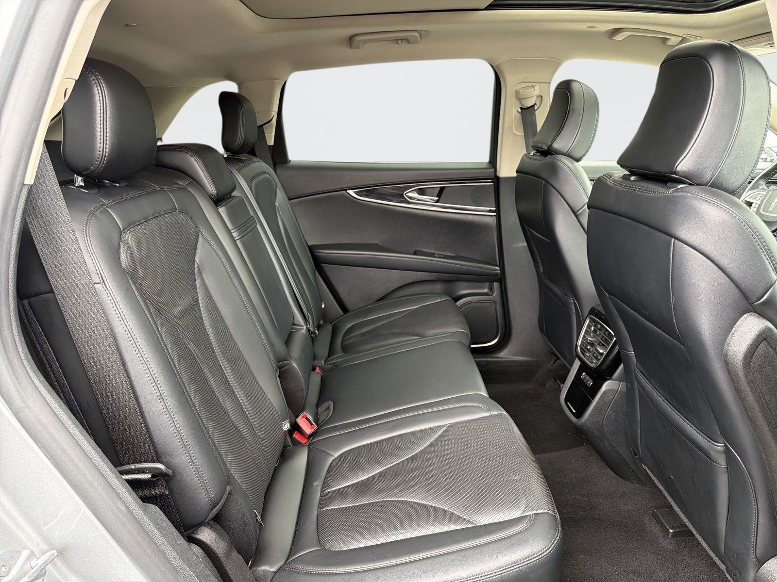 Used 2023 Lincoln Nautilus Reserve AWD/4WD image 28