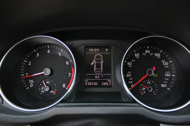 Used 2017 Volkswagen Passat 1.8T R-Line image 11