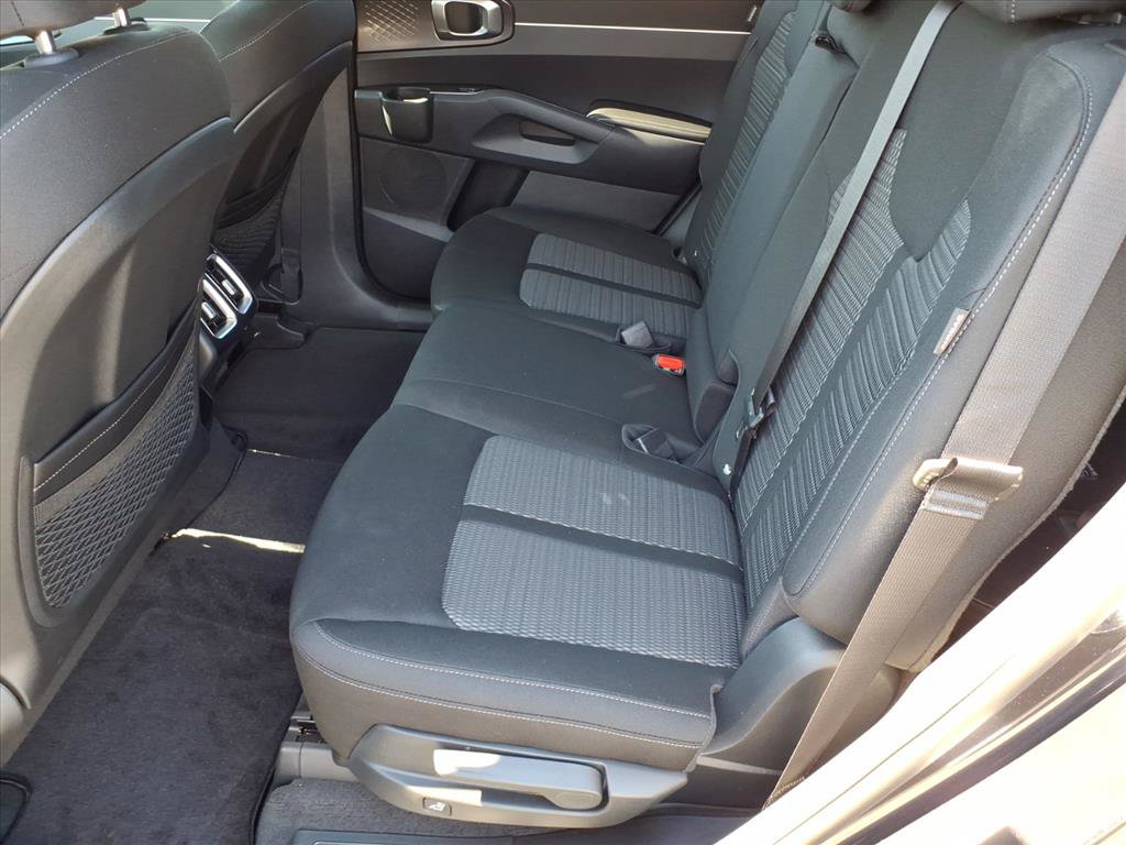 New 2026 Kia Sorento LX FWD image 12