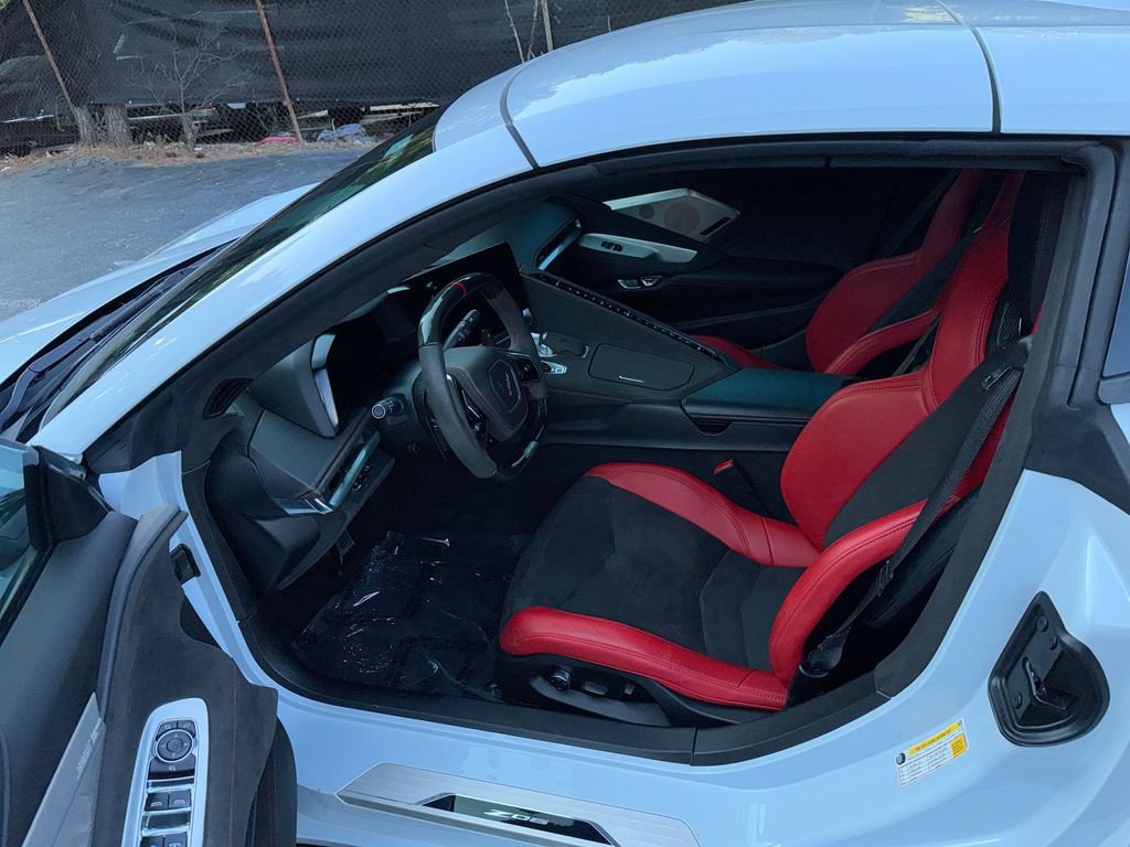 Used 2024 Chevrolet Corvette Z06 RWD image 13