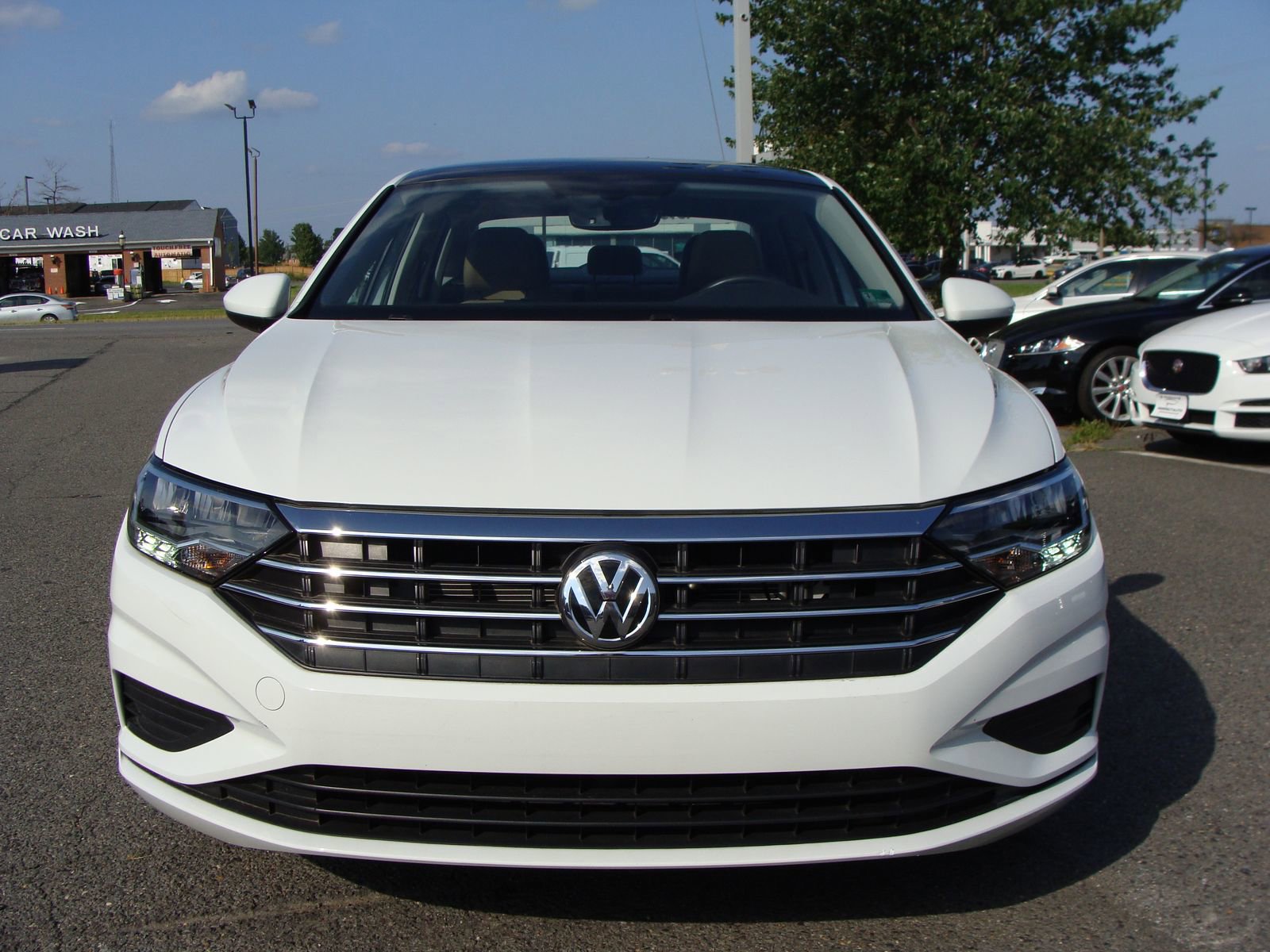 Used 2021 Volkswagen Jetta SE w/ SE Cold Weather Package image 2