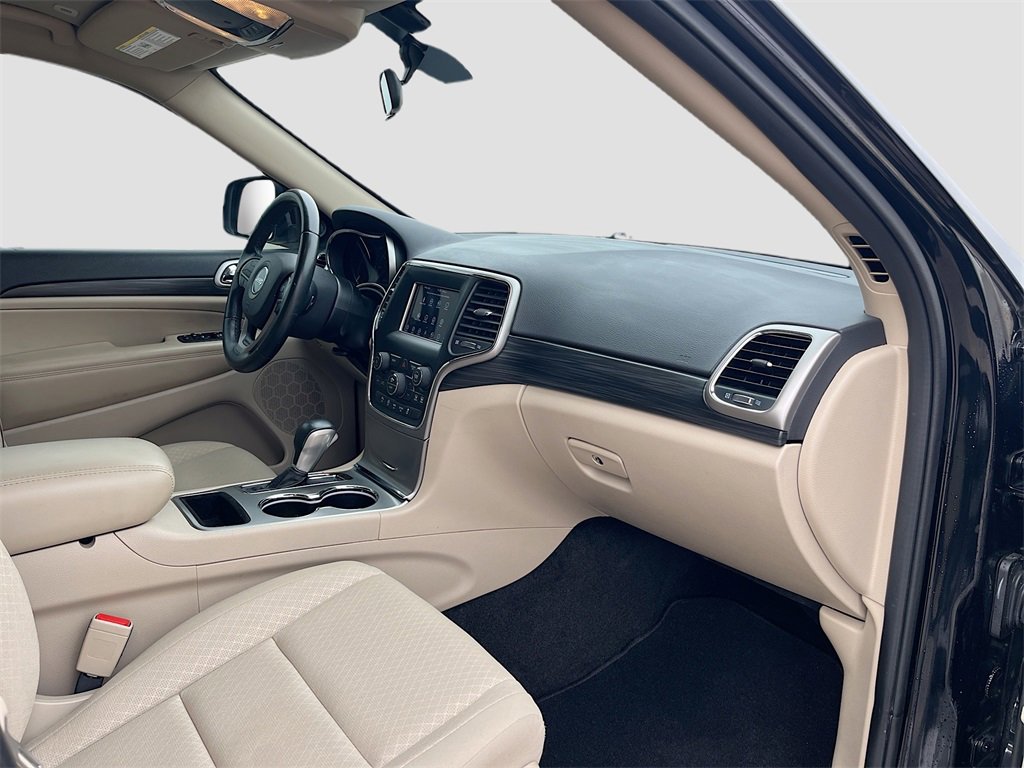 Used 2021 Jeep Grand Cherokee Laredo image 27