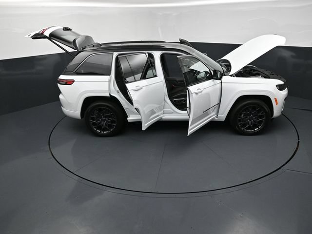 New 2026 Jeep Grand Cherokee Summit w/ Obsidian Package AWD/4WD image 30