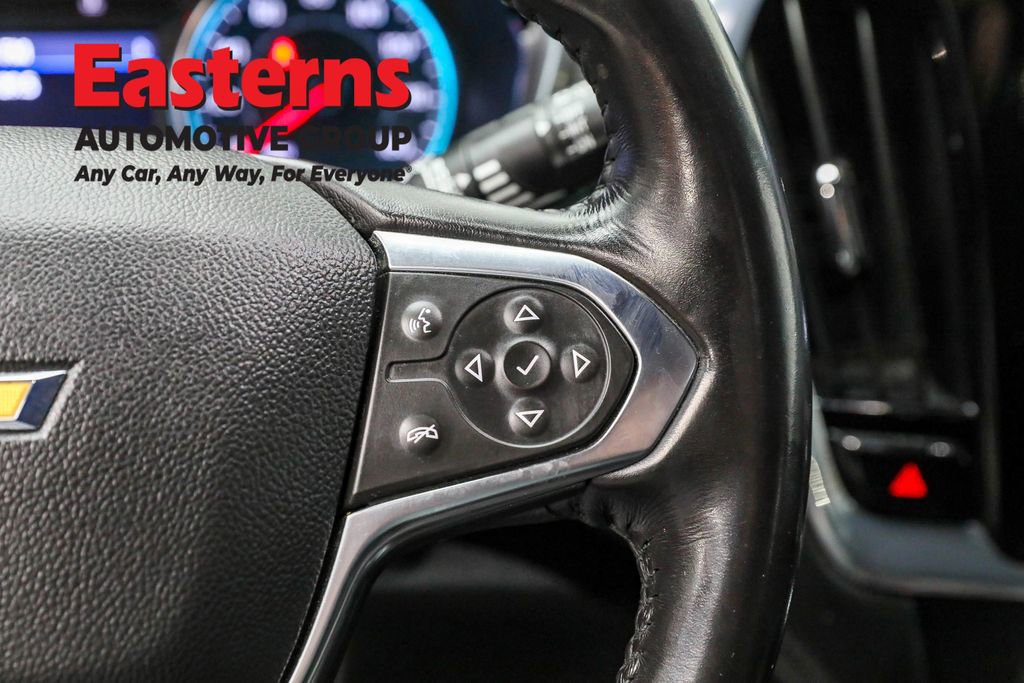 Used 2022 Chevrolet Traverse LT image 16