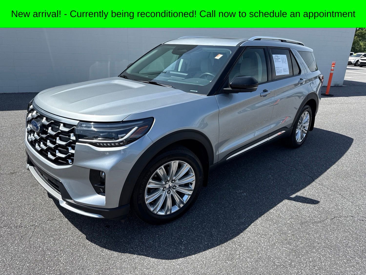 Used 2025 Ford Explorer Platinum w/ LUX Leather Package AWD/4WD image 1