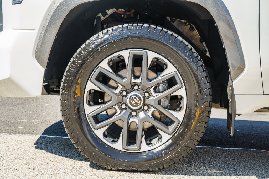 Used 2023 Toyota Tundra Limited AWD/4WD image 19
