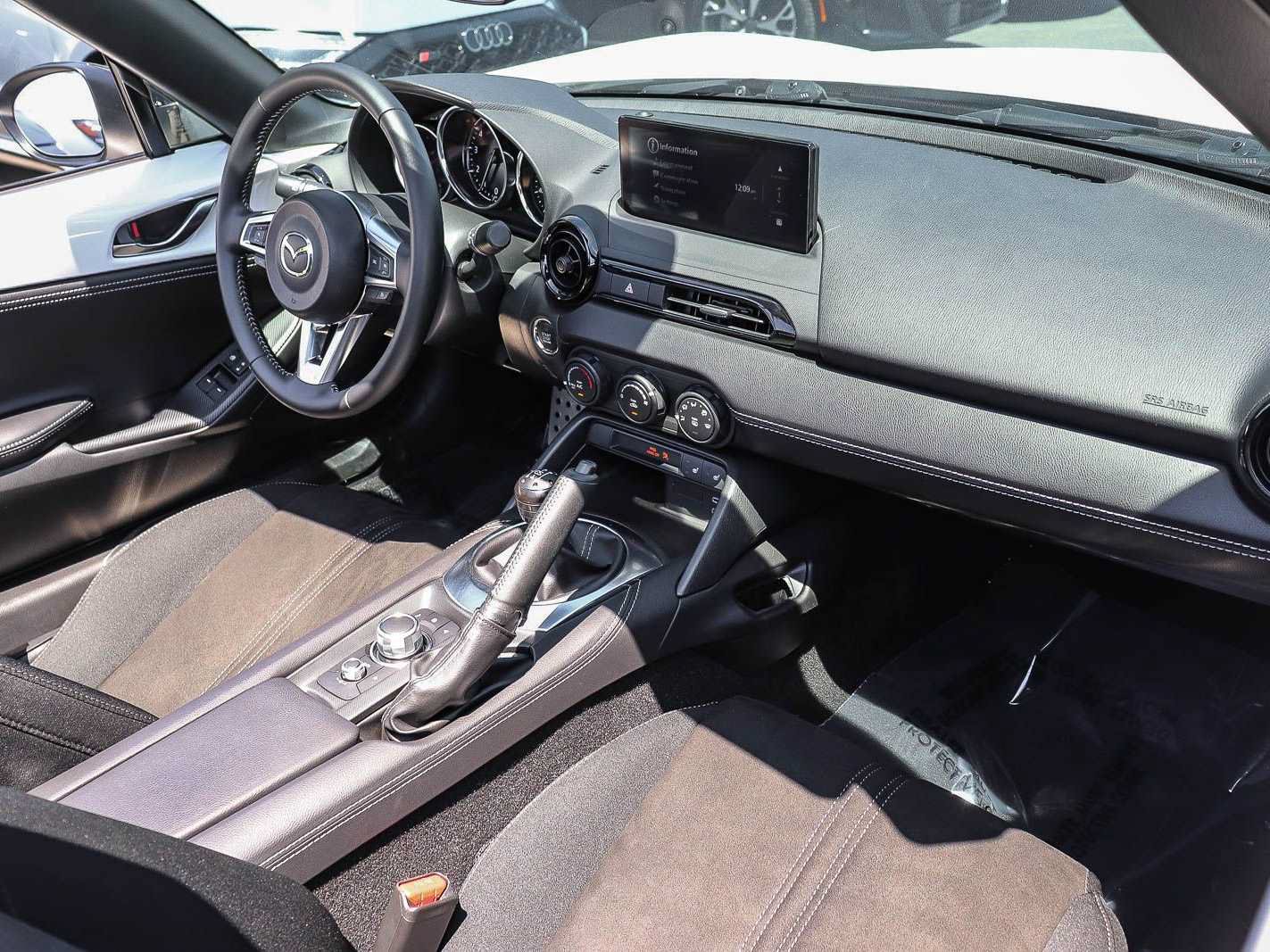 Used 2024 MAZDA MX-5 Miata Club w/ Interior Package RWD image 18