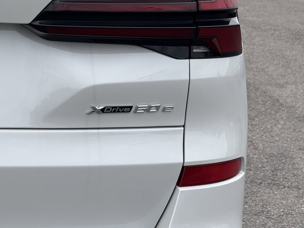 New 2026 BMW X5 xDrive50e w/ Executive Package image 36