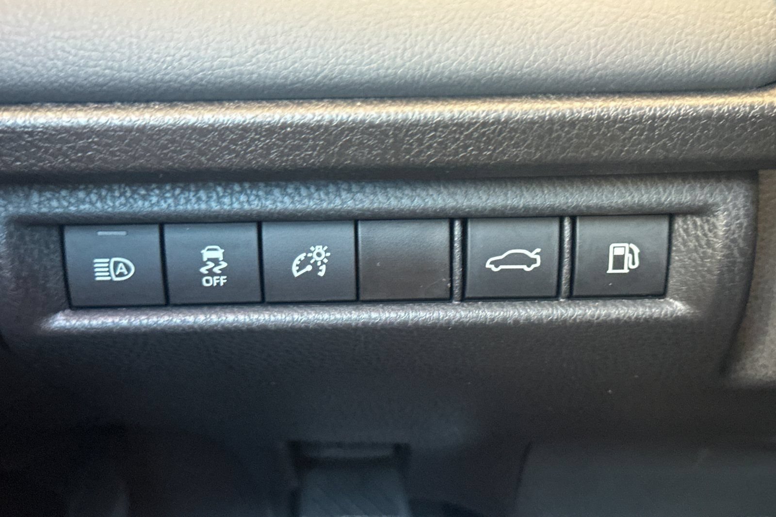 Certified 2025 Toyota Camry XSE FWD image 31