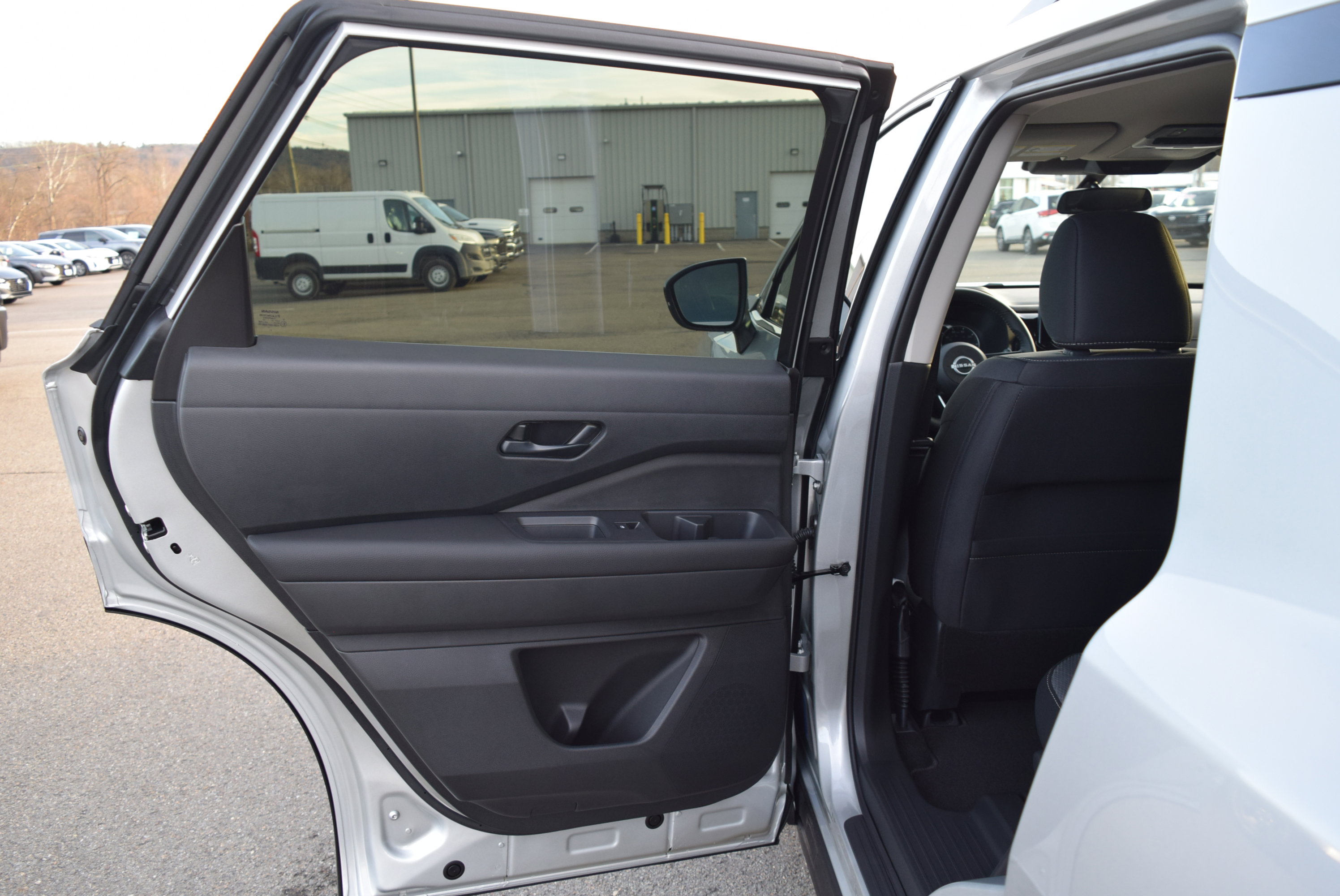 New 2025 Nissan Pathfinder SV image 10