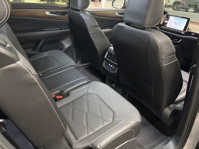 Used 2024 Volkswagen Atlas SE image 12