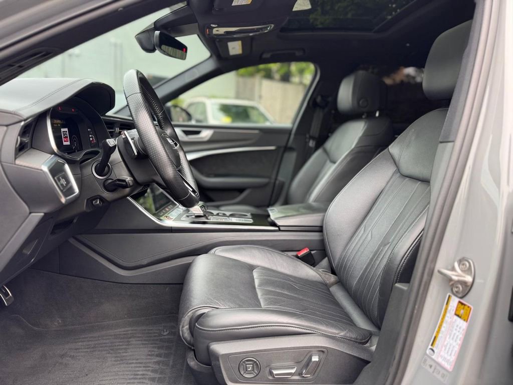 Used 2021 Audi RS 6 AWD/4WD image 21
