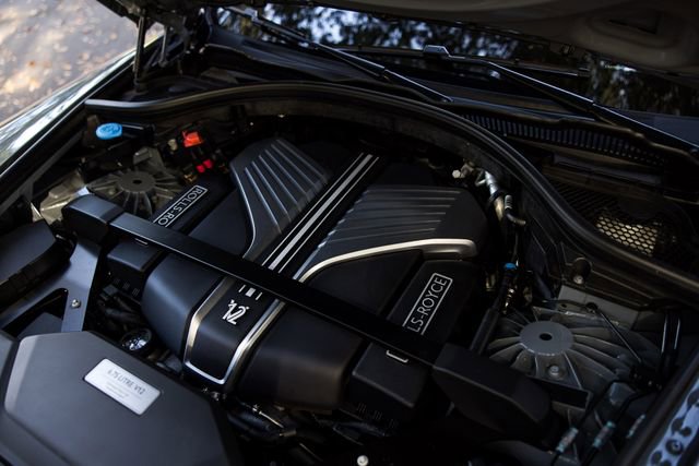 Used 2022 Rolls-Royce Cullinan Black Badge image 15