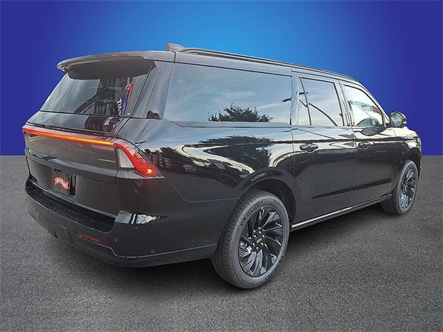 New 2025 Lincoln Navigator L Reserve w/ Jet Appearance Package AWD/4WD image 3