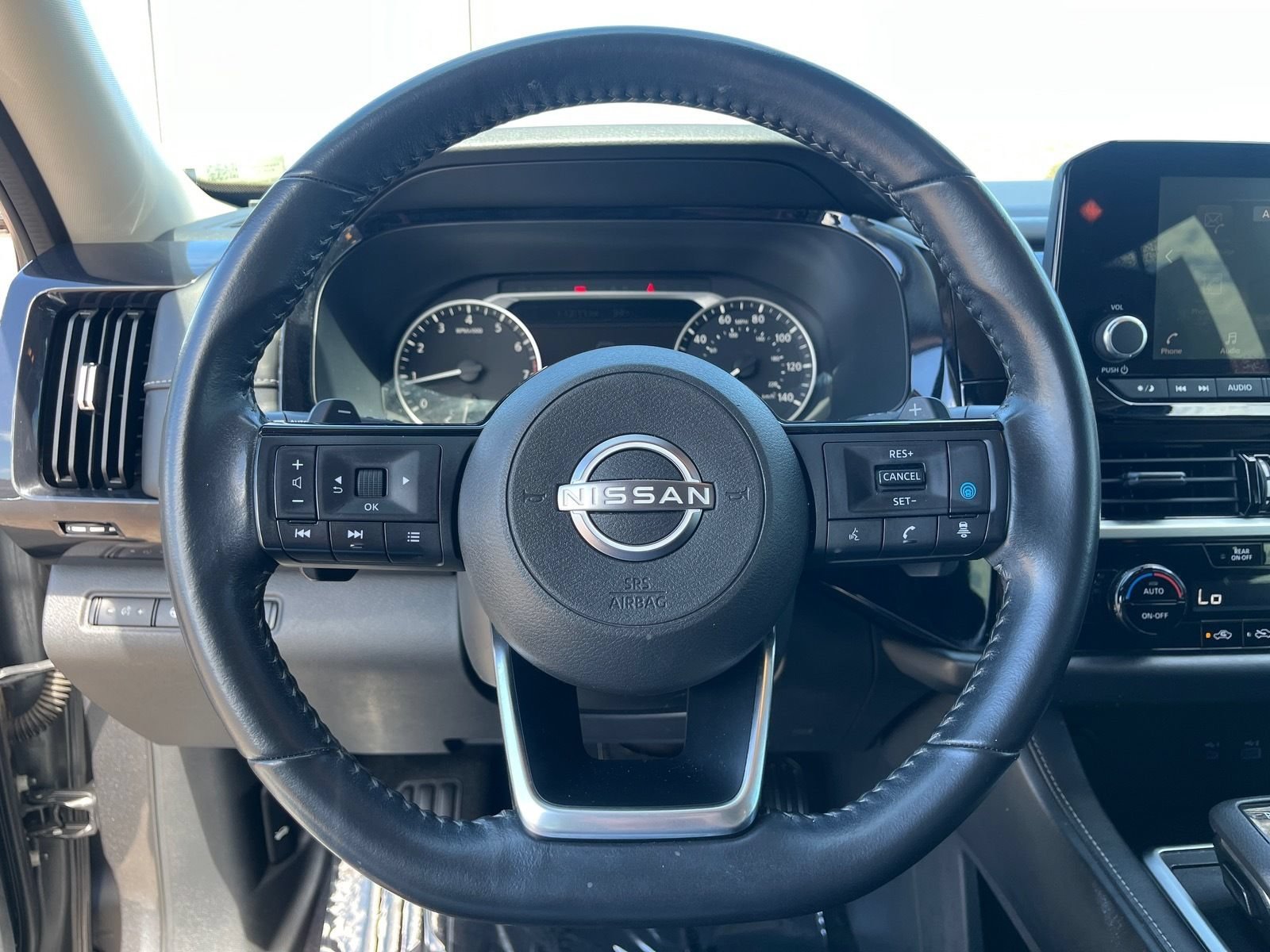 Used 2022 Nissan Pathfinder SV FWD image 18