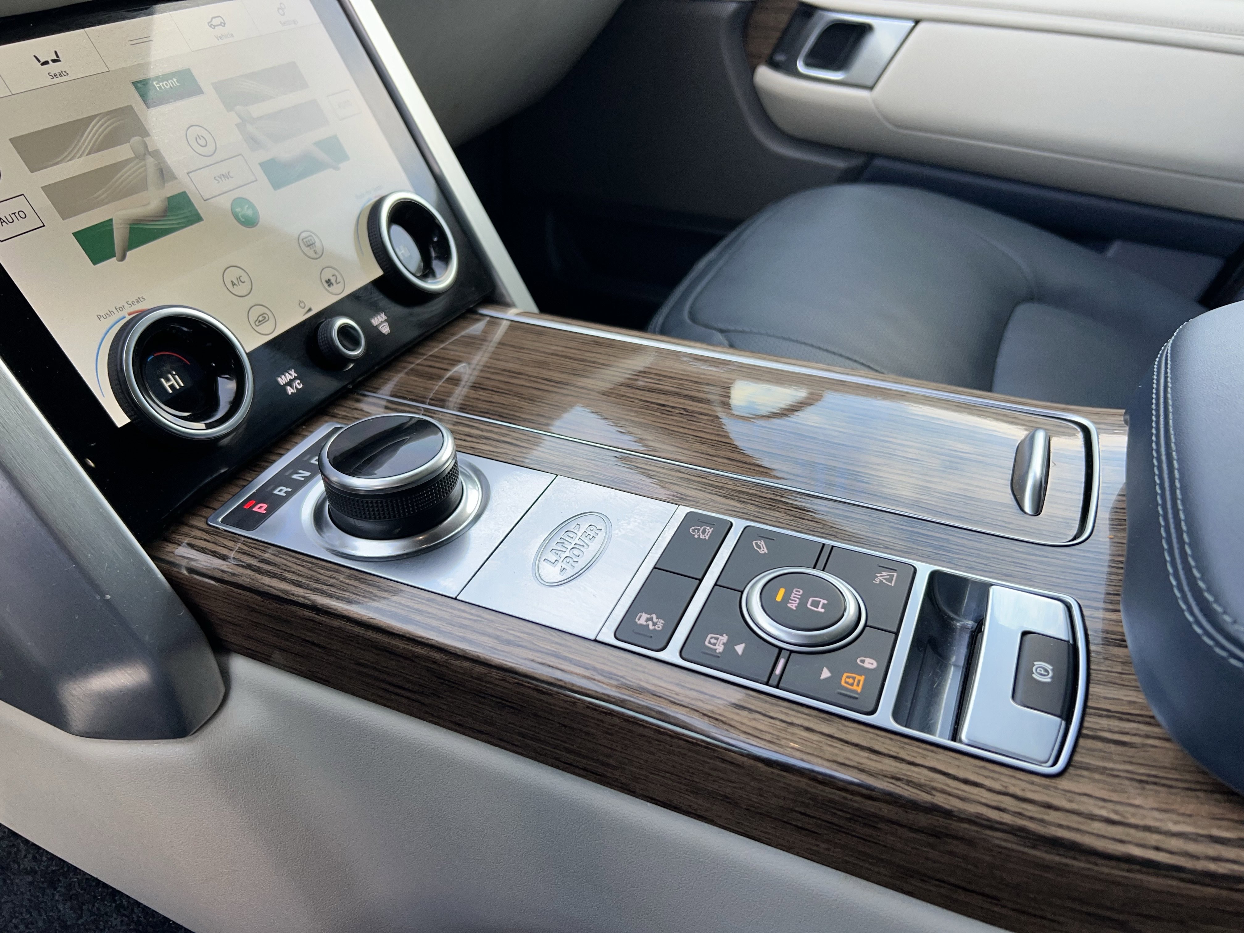 Certified 2022 Land Rover Range Rover P525 Westminster Edition image 26