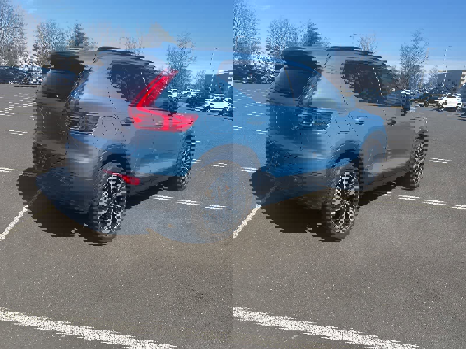 Used 2025 Volvo XC40 B5 Ultra w/ Climate Package image 15