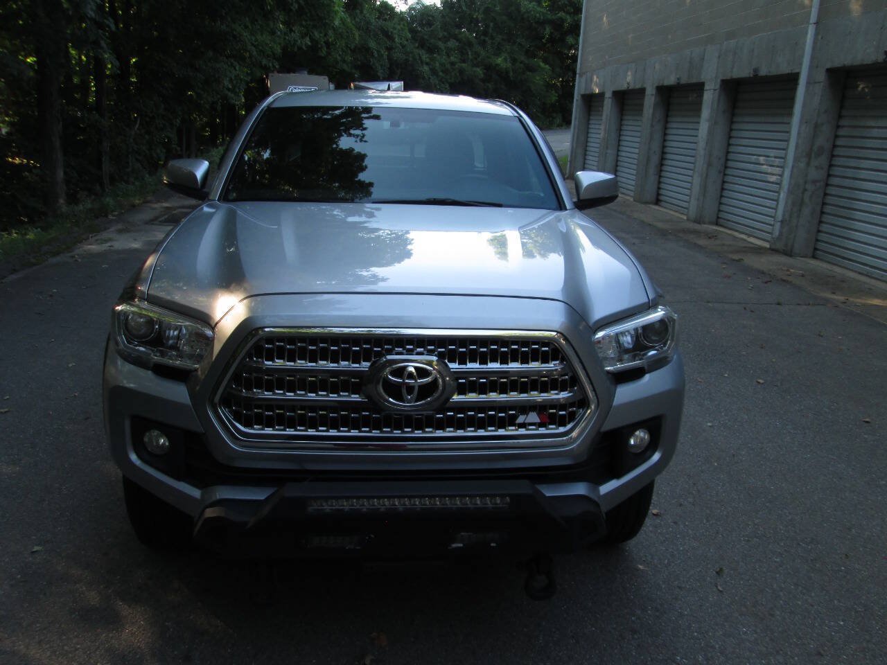 Used 2016 Toyota Tacoma TRD Off-Road w/ Premium & Technology Package AWD/4WD image 6